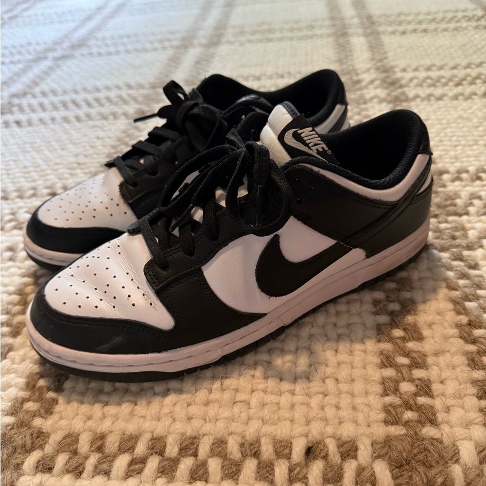 Nike Dunk Low Sneakers